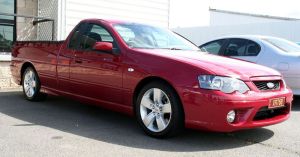 Bogan-vagon: a tűzpiros Ford Falcon kisteherautó (ute) (WikiCommons) 